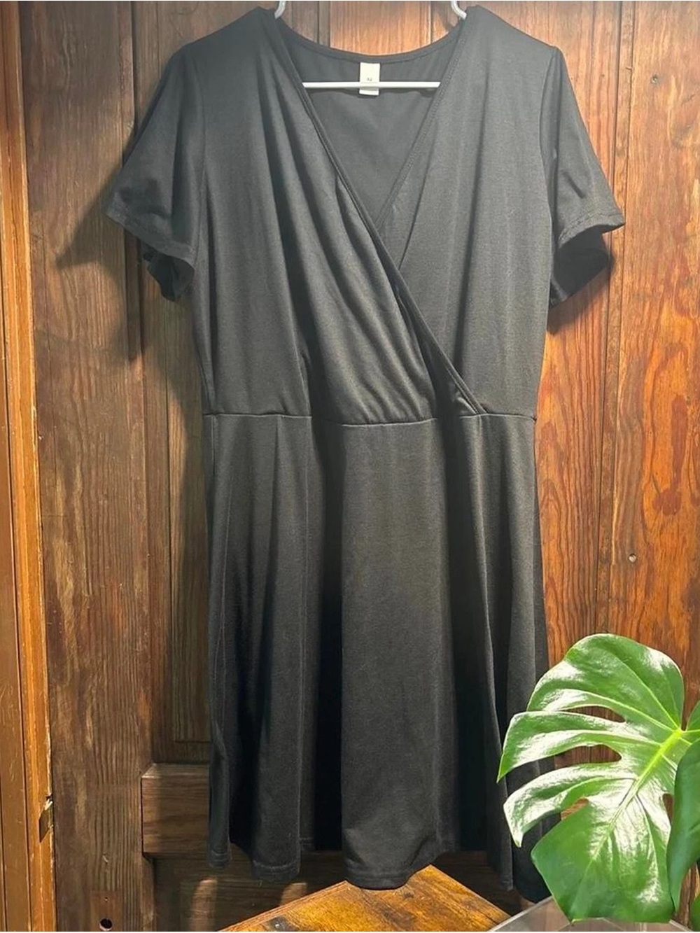Source Unknown Black Faux-Wrap Short Sleeve Skater Dress